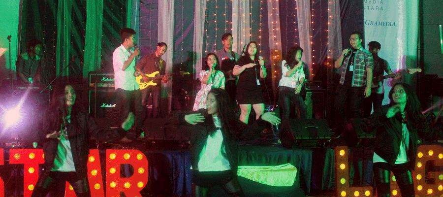 Acara penutupan Starlight UMN yang diadakan tanggal 15 Desember 2017 di Function Hall UMN ini, menampilkan berbagai penampilan yang beragam