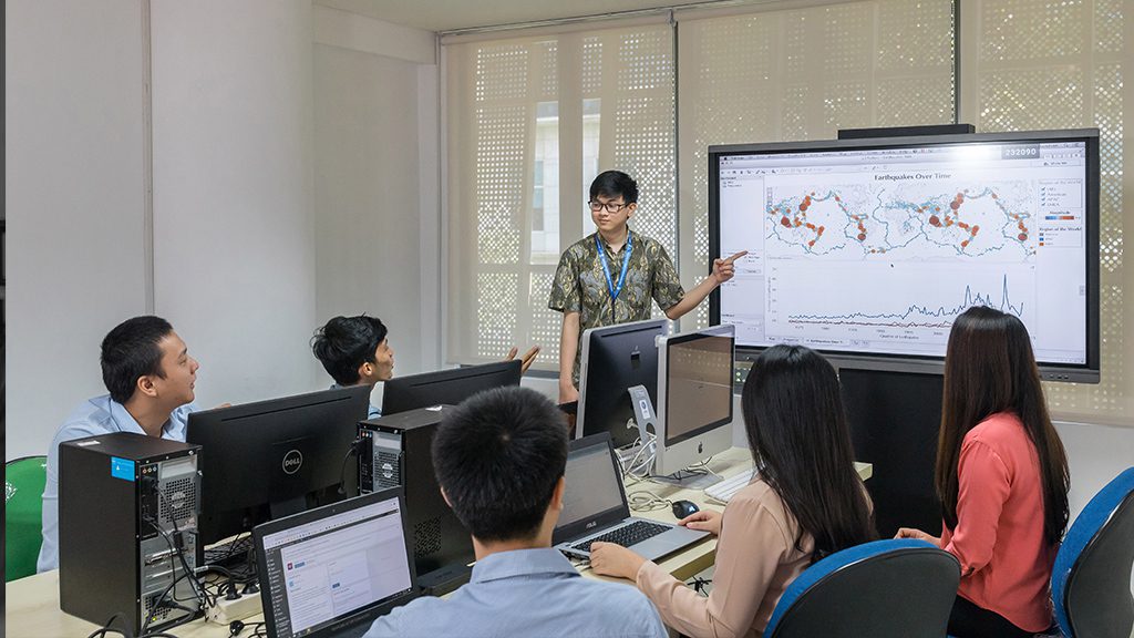 lab-big-data-inggris-fasilitas-TI