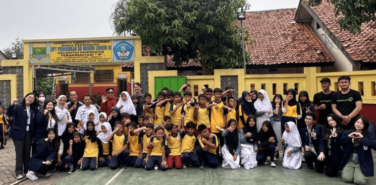 Komunitas UMN Memberikan Edukasi di Luar Kelas