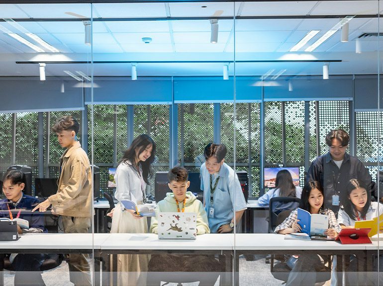 From The Classroom to The Global Industry: UMN Informatics Formalizes Collaboration with SaverGlobal, Australia